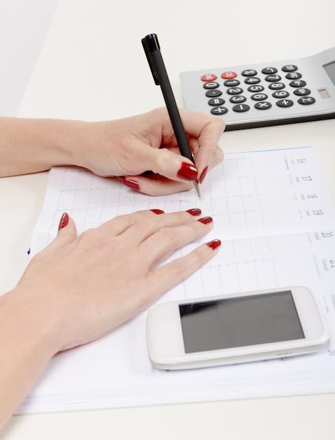 Tax Credits vs. Tax Deductions: Maximize Savings in 2025